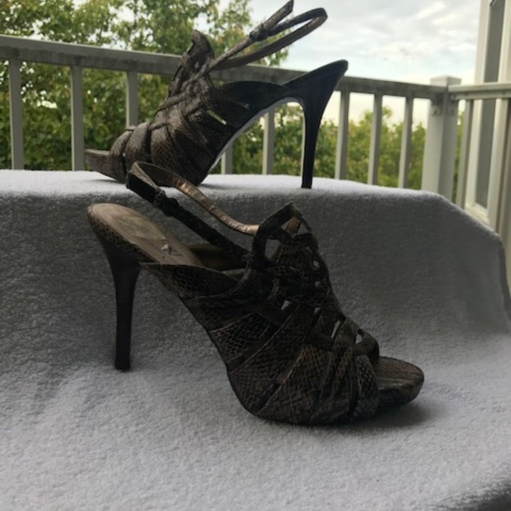 ❤️Worthington Brown Snake Skin Sling Back Heel